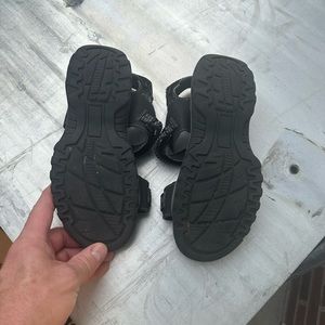 Boys adjustable sandals size 4 youth.